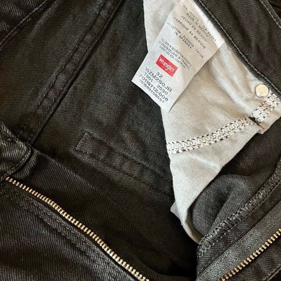 NWT Wrangler Authentics Men's Classic Jean Short in Black Size 32 - Picture 7 of 9
